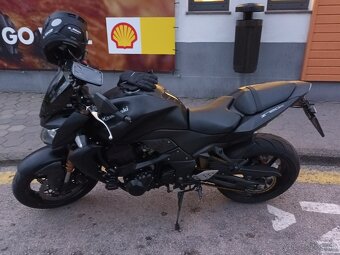 Kawasaki Z750R - 4