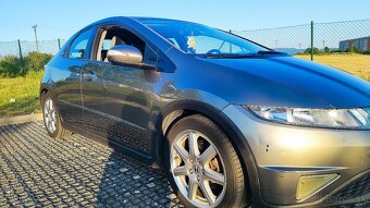 Predám Hondu Civic 1.8 Vtec SPORT - 4