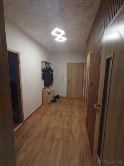 Predám prerobený 3i. Byt s krásnym výhľadom. - 4