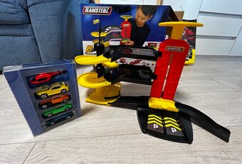 Garáž s autíčkami a vrtuľníkom Teamsterz park & drive garage - 4