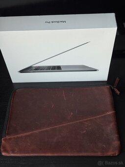 Apple MacBook Pro 15 | 256 GB | 16 GB | i7 | TouchBar - 4