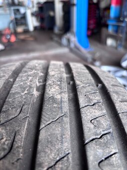 215/55R16 - 4
