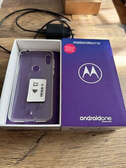 Motorola One XT1941-4 32GB - 4