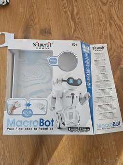 Robot Macrobot - 4