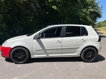 Predám Volkswagen Golf 5 - 4