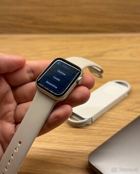 Apple Watch SE 2 (2024) 40mm Starlight - neaktivované - 4