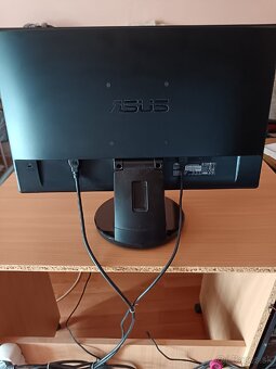 PC monitor - 4
