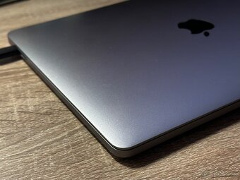 MacBook Pro 13-inch 2017, Touch Bar - 4