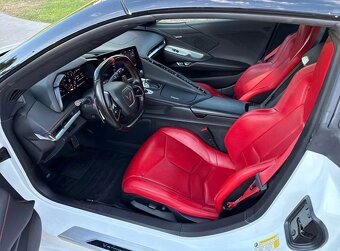 CORVETTE C8 - 4