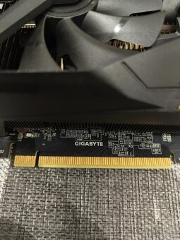 Gigabyte RTX 2080 super aorus - 4