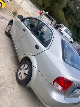 Rozpredam Chevrolet Kalos - 4