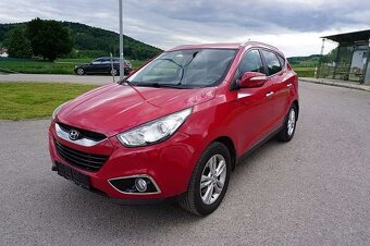 Hyundai ix35 2013 2.0 CRDi 100kw strieborna,červena,čierna - 4