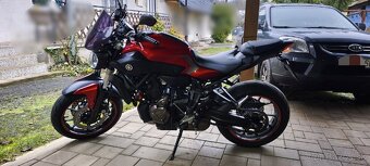 Yamaha MT 07 - 4