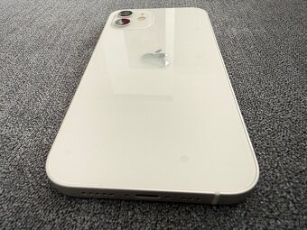 iPhone 12 white - 4