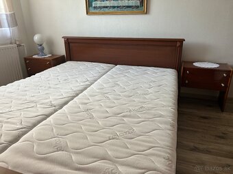 Manželská posteľ z masívneho dreva - 4