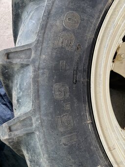 Predám 2Ks Zadné disky Zetor/Traktor 16,9-30 - 4
