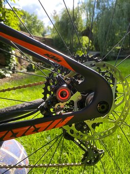 EXKLUZÍVNE Prémiový MTB bicykel s váhou len 8,1 kg - 4