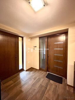 Ponúkame Vám na prenájom 2 izbový byt v rodinnom dome s gará - 4