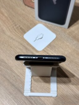 Apple iPhone 11 128GB čierny - 4