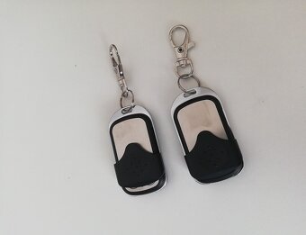 Automatické kovové dvierka pre kurníky - 4