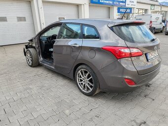 Rozpredám Hyundai i30CW 1.6 GDI 99kw 2013 - 4
