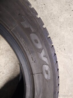 235/55R18 - 4