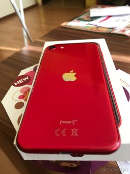 iPhone se 2022 red - 4