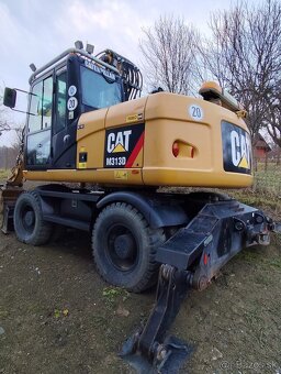 Caterpillar M313D kolesový bager - 4