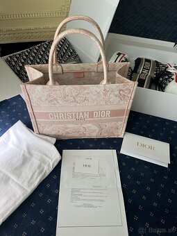 Dior tote book - 4