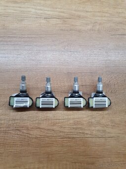 NOVÁ Sada 4ks senzor tlaku pneu TPMS Škoda, VW, Audi r.v.25 - 4