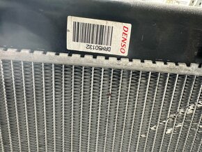 toyota corolla verso - vodný chladič je nový - 4