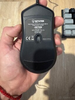 Xbox one s 1tb, dva ovládače, hráčsky monitor, myš, klavesn - 4