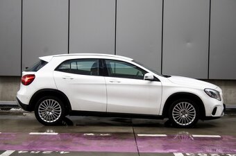 Mercedes-Benz GLA 180 A/T - 4