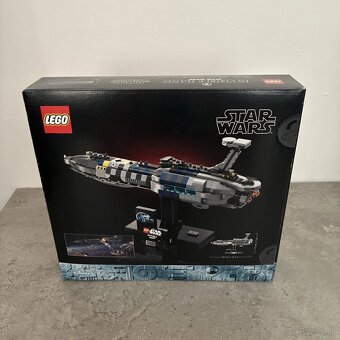 LEGO Star Wars 75377 Invisible Hand - 4