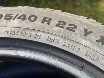 295/40 R22 - 4