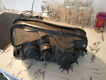 Predam prave predne svetlo xenon volvo xc90 - 4