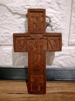 Krížik s reliéfom - 4