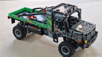 Predám LEGO® Technic 42129 Mercedes Zetros - 4