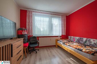 Na PREDAJ PREROBENÝ 3 IZB. BYT, M. BENKU, 72 M2, ,,STARÝ SEK - 4
