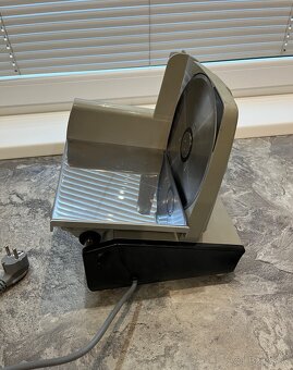 ETA Questo nárazový stroj 130W - 4