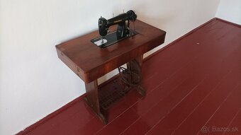 Predám šlapaci šijací stroj Minerva - 4