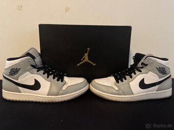 Air Jordan 1 Mid “Light Smoke Grey” - 4