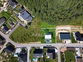 Na predaj STAVEBNÝ pozemok- Pružina - 4