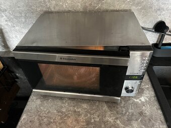Elektrolux mikrovlnka s funkciou grilu - 4