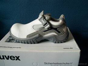 Pracovná obuv UVEX č. 38 - 4