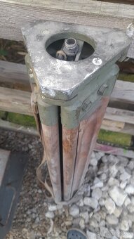 Vojenský stojan 85eur, plechová truhlica 25eur - 4