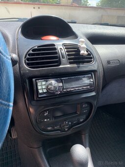 Peugeot 206 Automat 1.6 80 kW – jazdí, ale potrebuje servis - 4