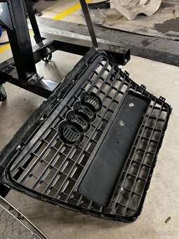 Maska AUDI A6 C6 - 4