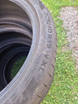 Letné pneu 235/40 r19 - 4