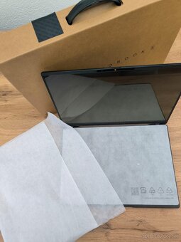 ASUS VIVOBOOK S14 OLED RYZEN 7 8845HS /Radeon 780M/16GB/ 1TB - 4